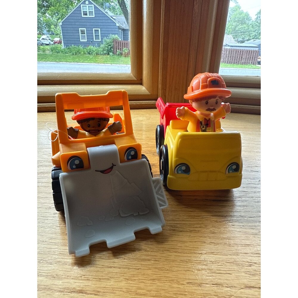 Fisher-Price Little People Construction Vehicle Set With 2 Figures Loader Dump T